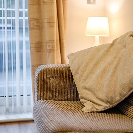 Appartamento Parking, Balcony, Fully Equipped Kitchen Swansea Esterno foto