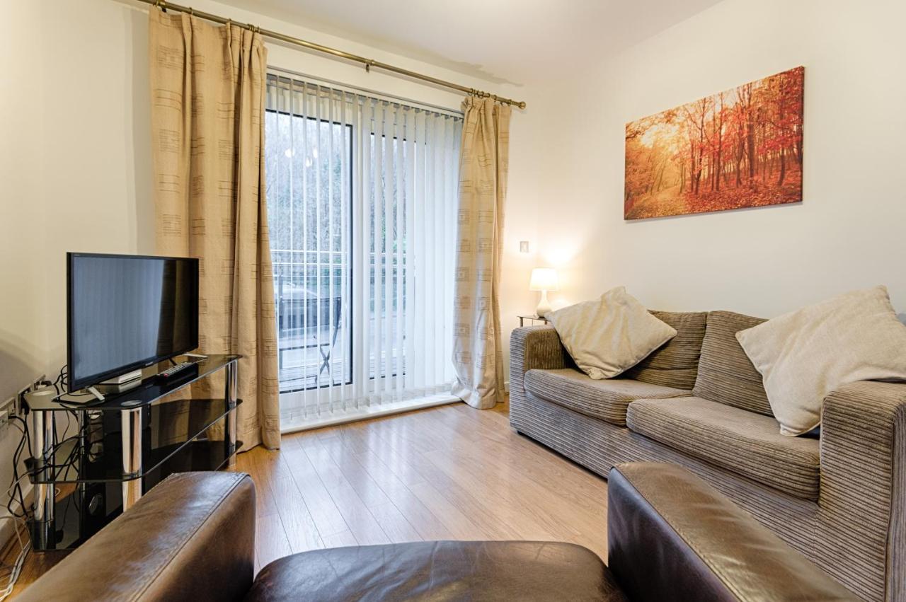 Appartamento Parking, Balcony, Fully Equipped Kitchen Swansea Esterno foto
